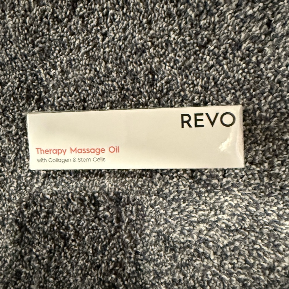Revo White Therapy Massage Oil